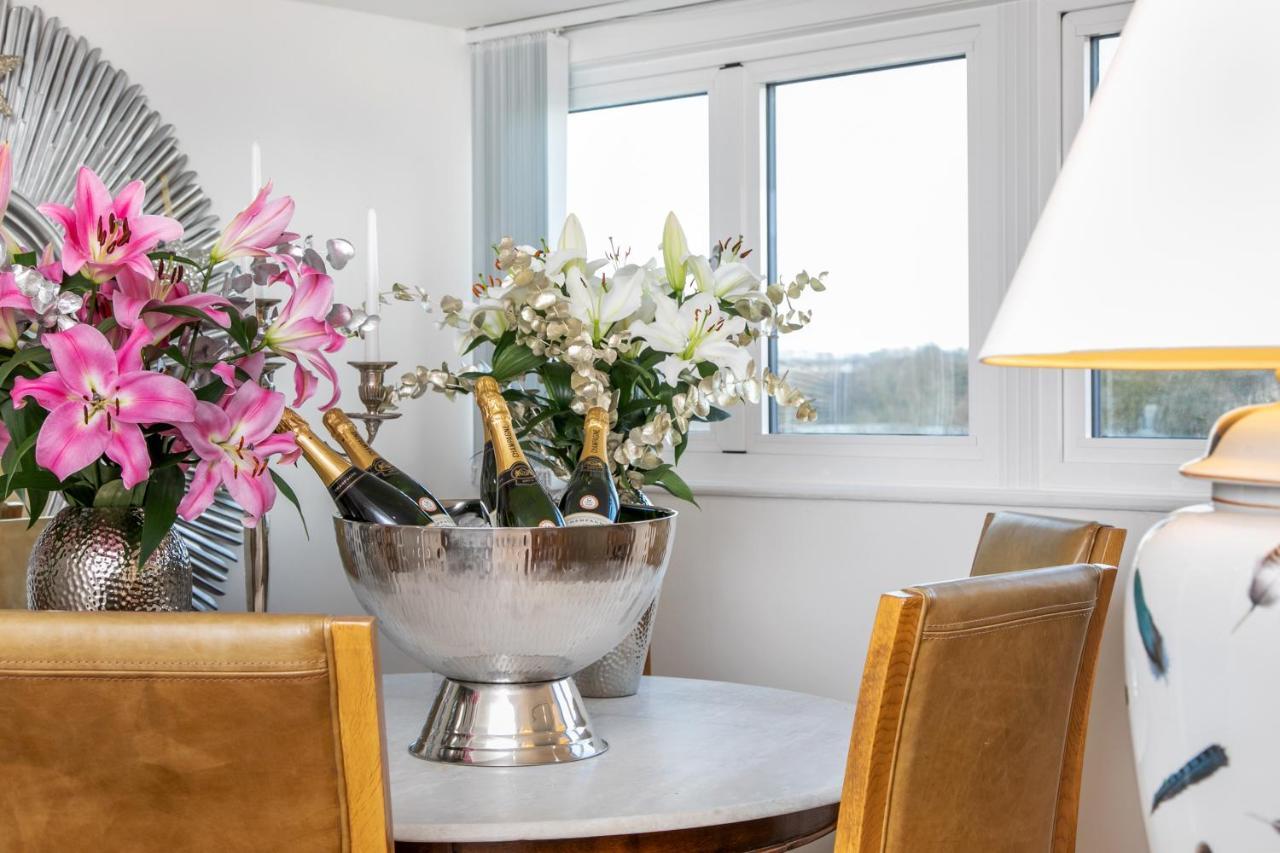 The Sky Penthouse Apartment Winchester Bagian luar foto