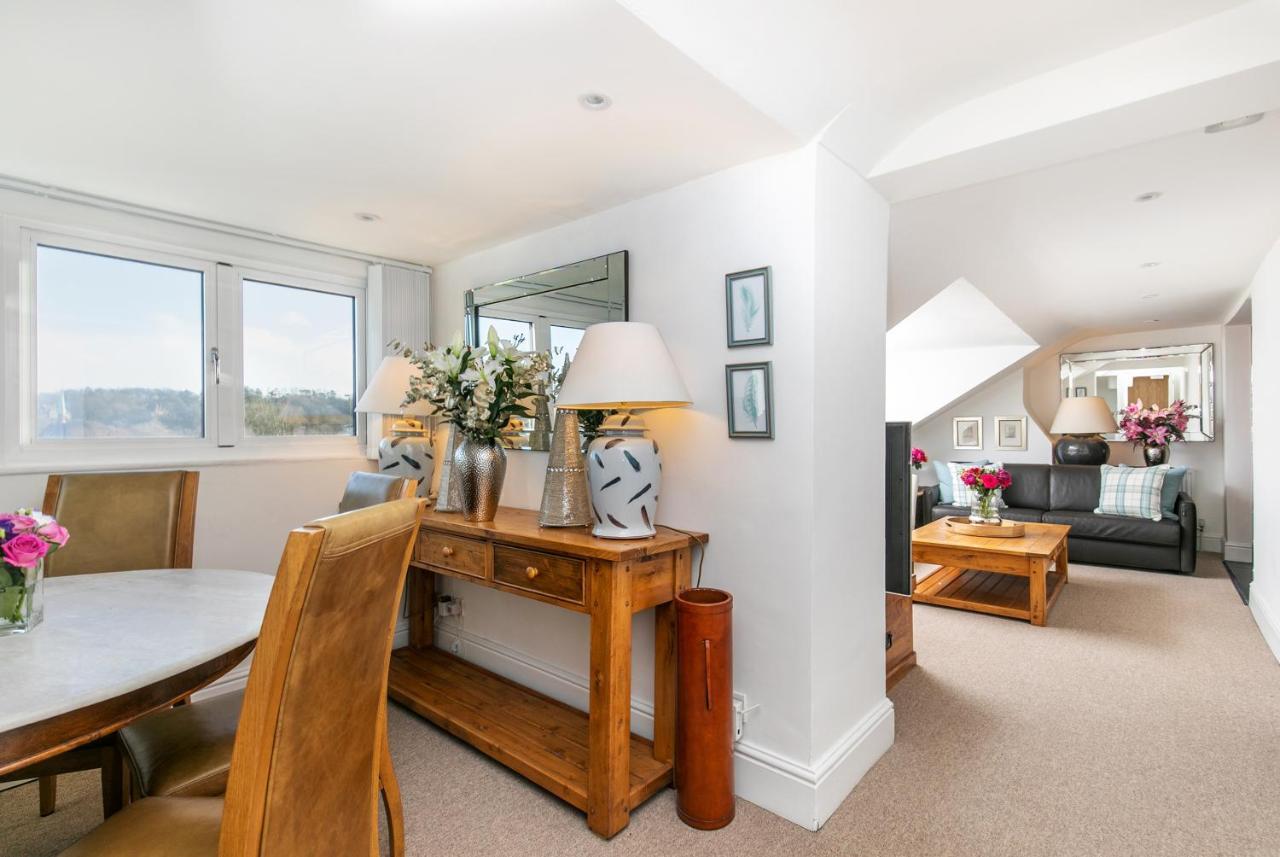 The Sky Penthouse Apartment Winchester Bagian luar foto
