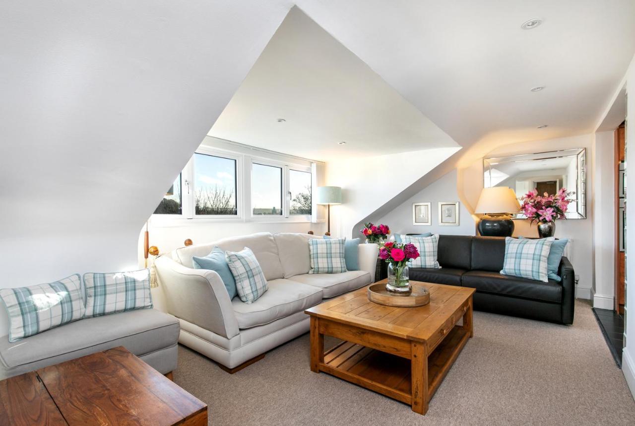 The Sky Penthouse Apartment Winchester Bagian luar foto