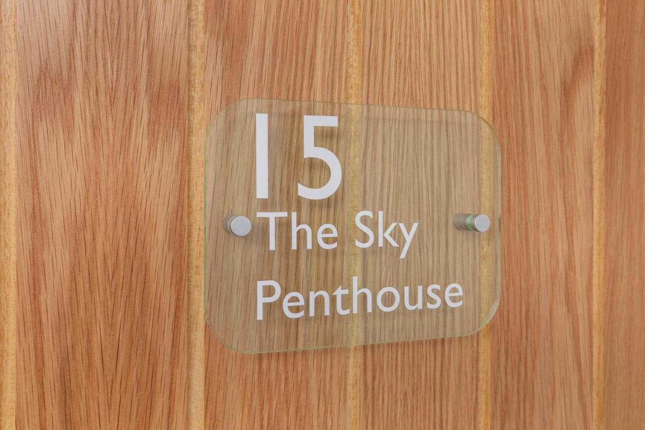 The Sky Penthouse Apartment Winchester Bagian luar foto