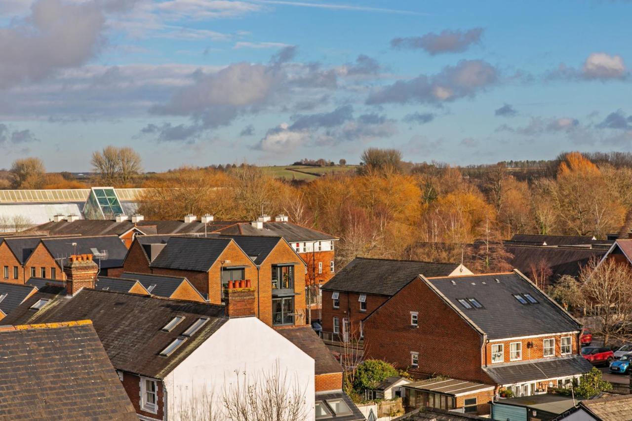 The Sky Penthouse Apartment Winchester Bagian luar foto