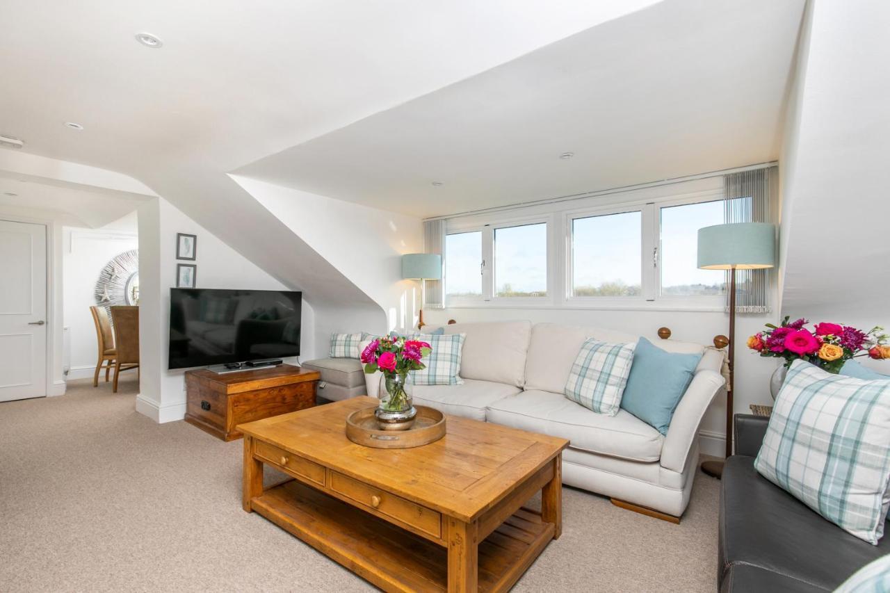 The Sky Penthouse Apartment Winchester Bagian luar foto